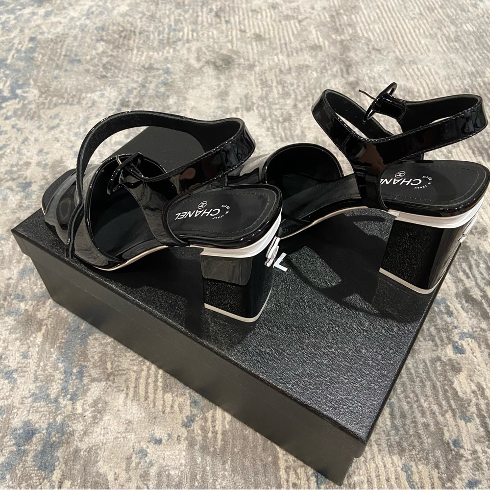 Chanel Patent Calfskin Sandal - size 36 - Picture 4 of 8